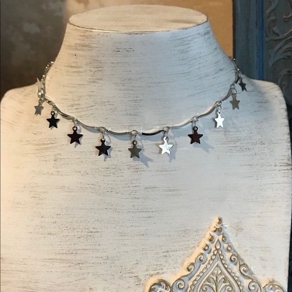 Dainty star charms choker necklace - Picture 4 of 8